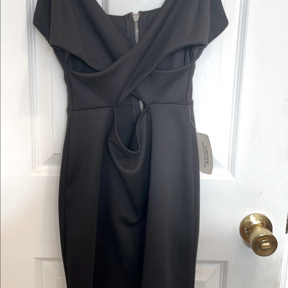 NWT Forever 21 black cutout formal/cocktail dress size Medium